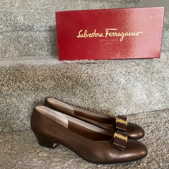 Salvatore Ferragamo Shoes Copper Bow - Picture 1 of 11